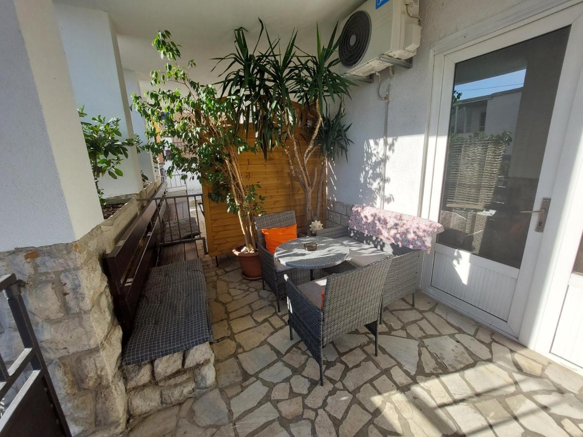 Loredana Apartments Crikvenica Buitenkant foto